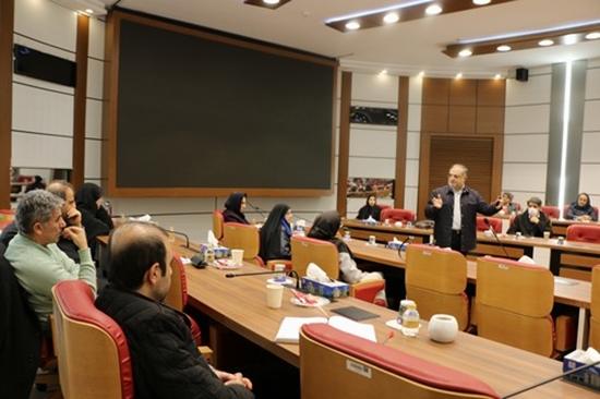 دوره طولی توانمندسازی پرتو: پرورش و رشد توانمندی های مدیران آموزشی 